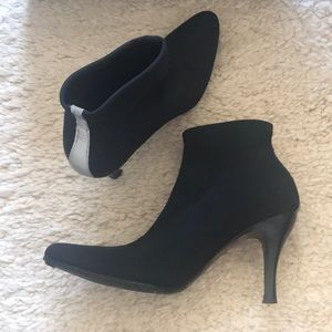 Couture Donald J. Pliner Ryoko Black Stripe Boots